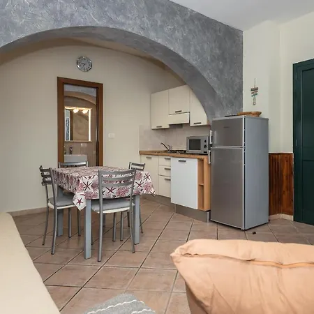 Veggia Butega بيت للعطل Diano San Pietro