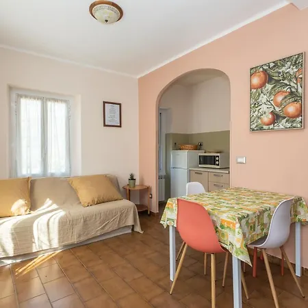 Veggia Butega بيت للعطل Diano San Pietro