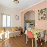 Veggia Butega Casa de Férias Diano San Pietro